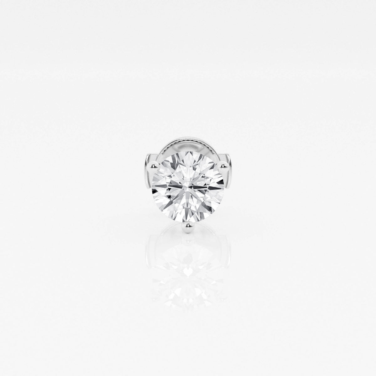 Lara - Radiant Three-Prong Style Earrings